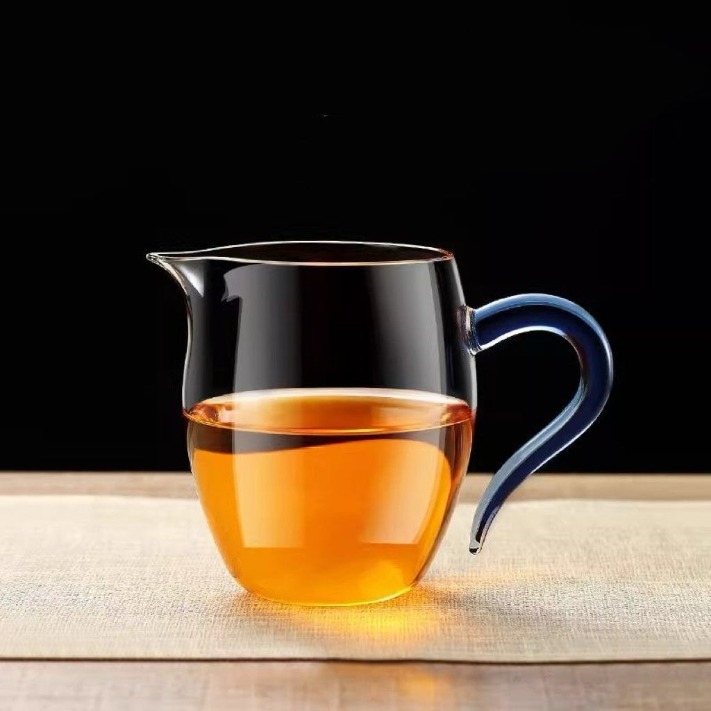 Jarras de Vidrio con Mangos de Colores