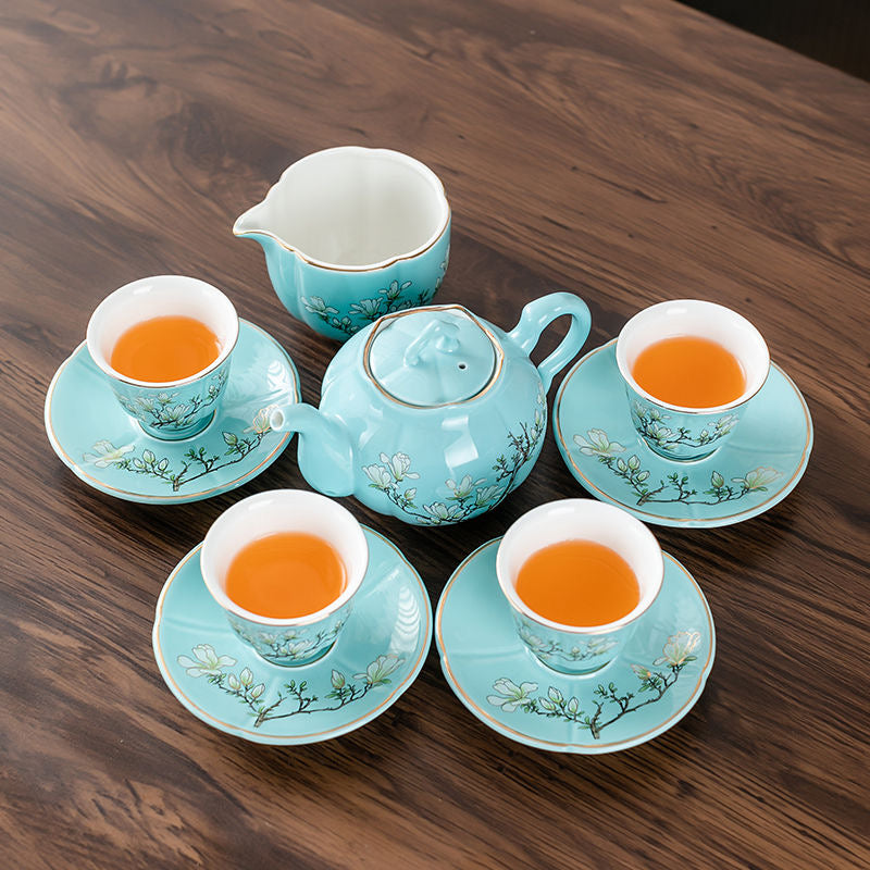 Juego de Té de Porcelana con Diseño Floral Azul