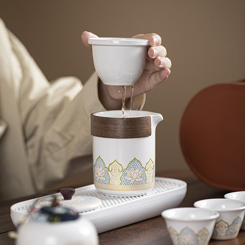 Set de Té Portátil de Porcelana con Estuche Elegante