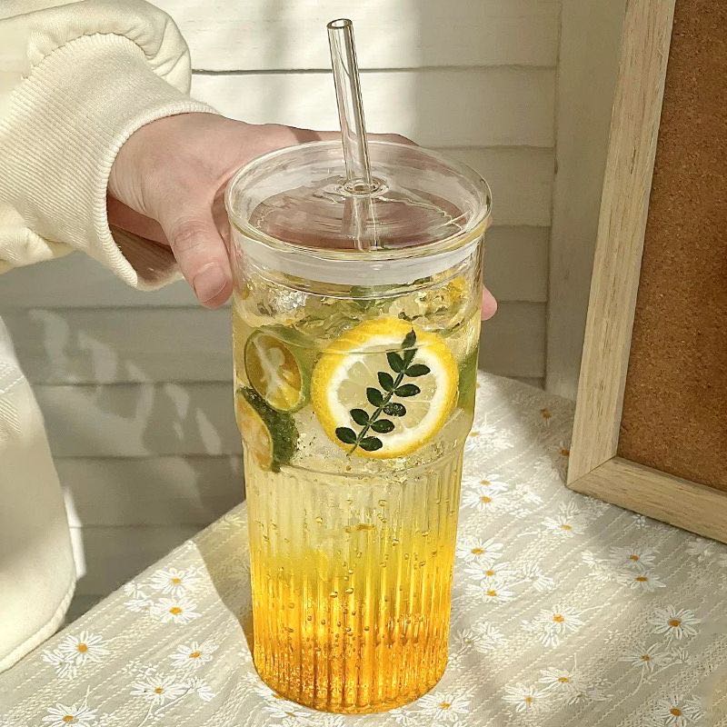 Vaso de Vidrio Texturizado con Tapa y Carrizo (Sorbete)